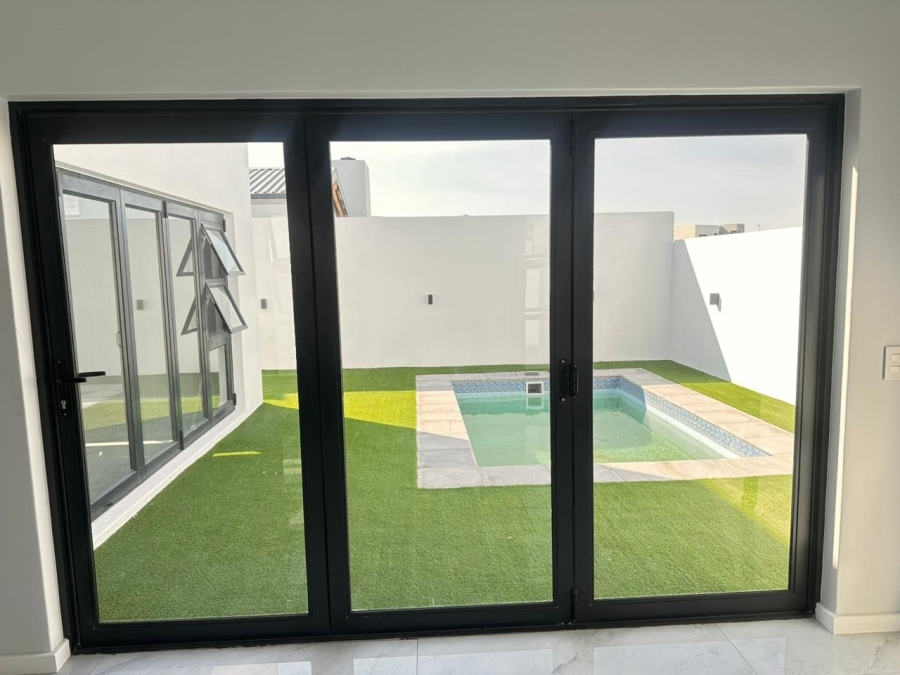 4 Bedroom Property for Sale in Sandown Western Cape